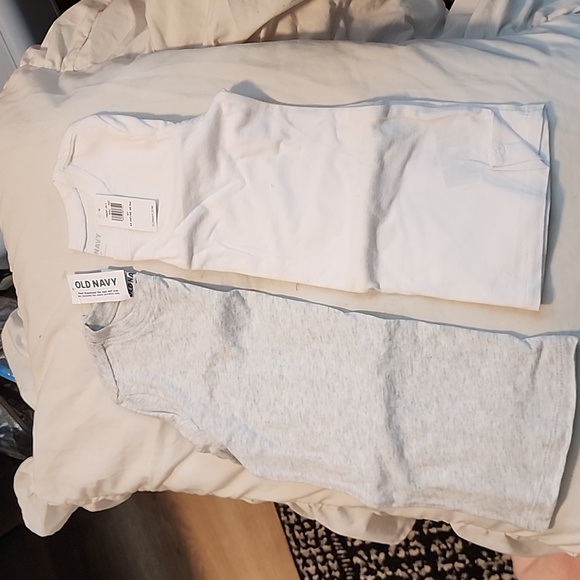 Old navy long sleeve shirts two - Picture 2 of 2